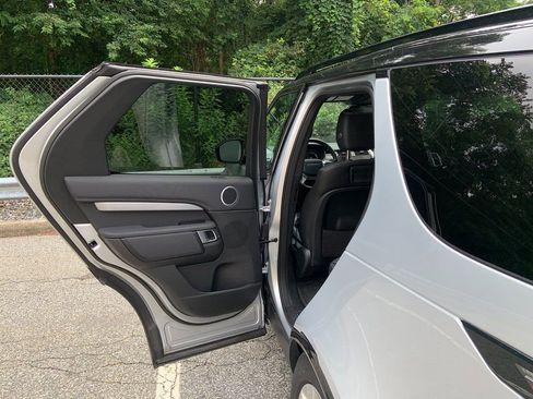 Certified 2023 Land Rover Discovery S R-Dynamic image 15