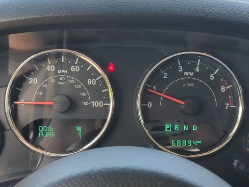 Used 2017 Jeep Wrangler Sahara w/ Connectivity Group image 23