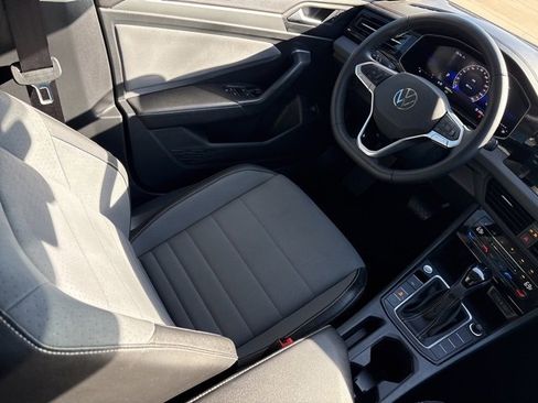 Used 2025 Volkswagen Jetta SE image 15