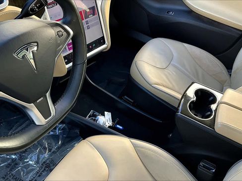 Used 2013 Tesla Model S Performance image 15