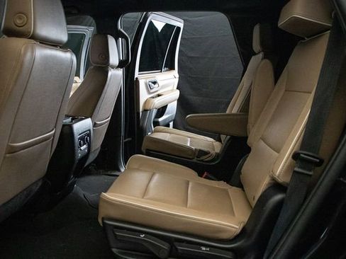 Used 2024 Chevrolet Tahoe Premier AWD/4WD image 22