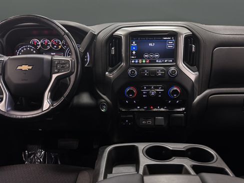 Used 2022 Chevrolet Silverado 3500 LT w/ Convenience Package AWD/4WD image 11