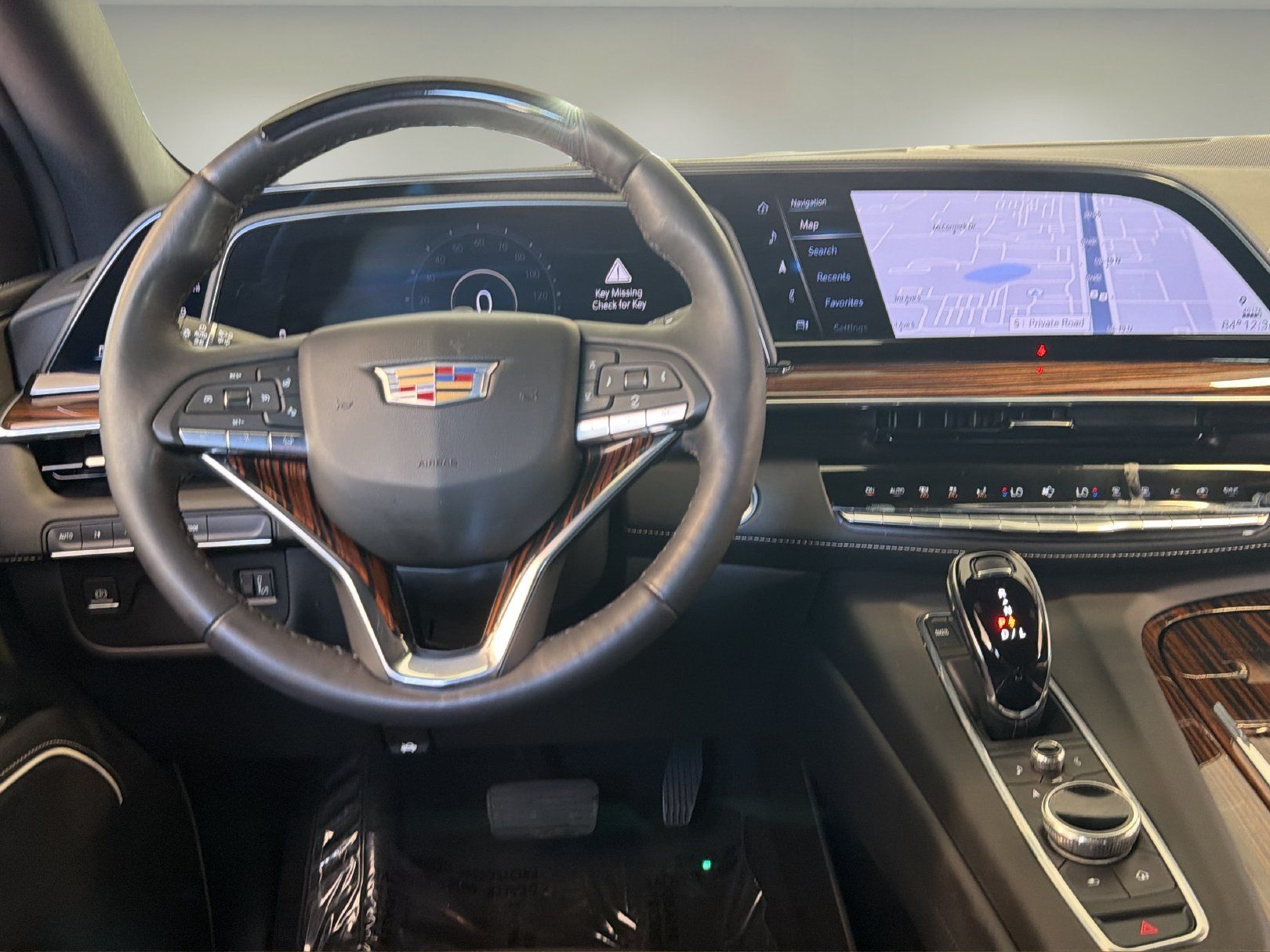 Certified 2023 Cadillac Escalade ESV Premium Luxury w/ LPO, Illumination Package AWD/4WD image 15