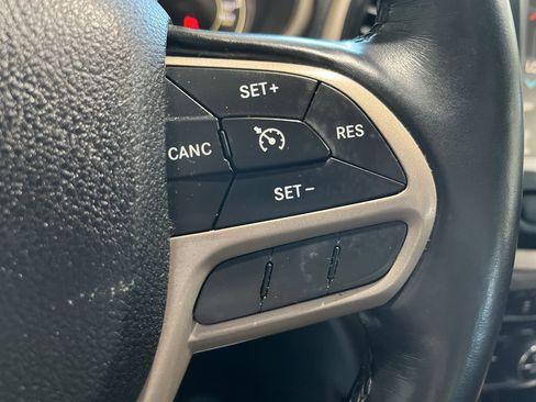 Used 2017 Jeep Cherokee High Altitude AWD/4WD image 19