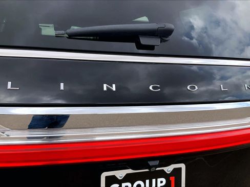 Used 2019 Lincoln Navigator Reserve AWD/4WD image 32