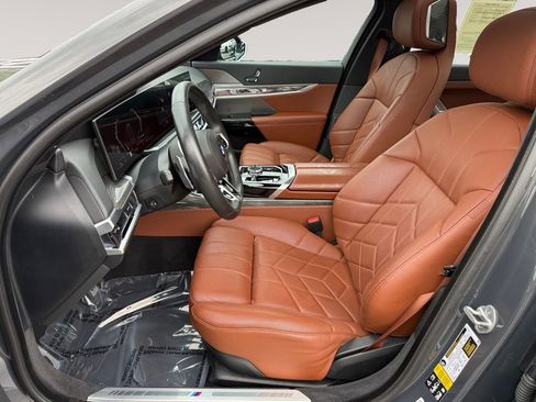 Certified 2023 BMW 760i xDrive w/ Executive Package AWD/4WD image 9