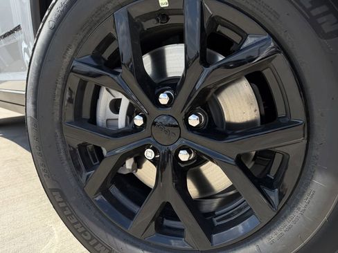 New 2025 Jeep Grand Cherokee L Altitude image 9