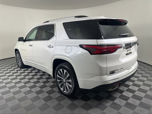 Used 2023 Chevrolet Traverse Premier image 6