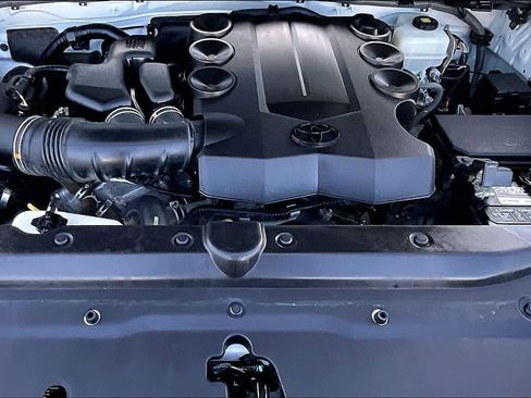 Used 2020 Toyota 4Runner SR5 Premium image 13