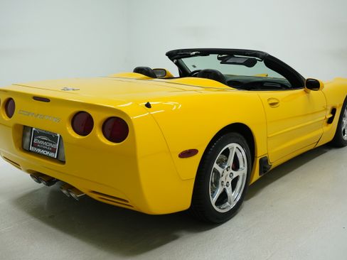 Used 2003 Chevrolet Corvette Convertible w/ Preferred Equipment Group1 image 9