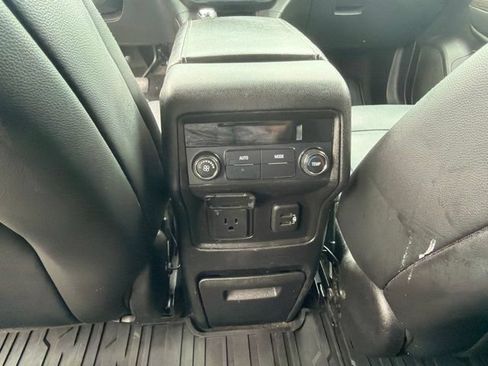 Used 2019 GMC Acadia SLT AWD/4WD image 16