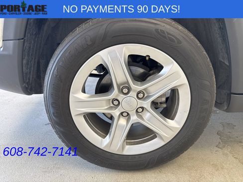 Used 2024 Jeep Compass Latitude AWD/4WD image 36