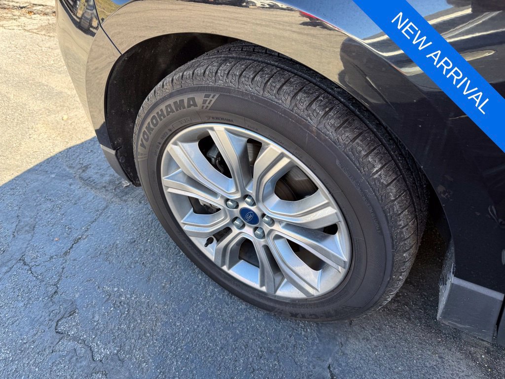 Used 2019 Ford Edge Titanium AWD/4WD image 8