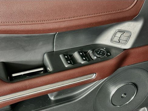 Used 2024 Ford Expedition Limited RWD image 15