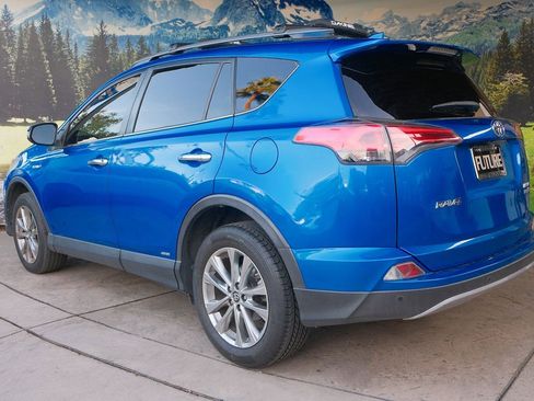 Used 2018 Toyota RAV4 Limited image 4