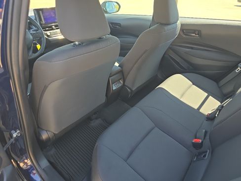 Used 2025 Toyota Corolla LE FWD image 10