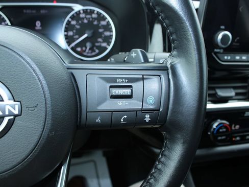 Used 2024 Nissan Pathfinder SV FWD image 32