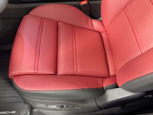 Certified 2026 Porsche Cayenne AWD/4WD image 14