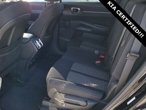 Used 2023 Kia Sorento LX image 8