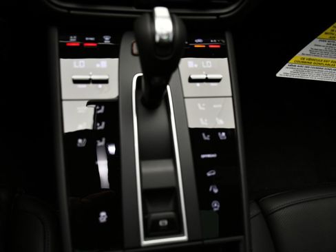 New 2026 Porsche Macan AWD/4WD image 35