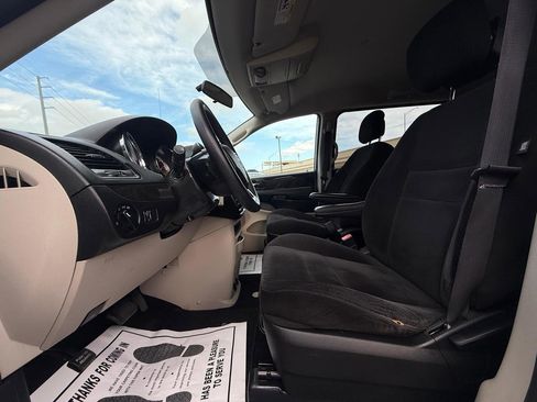 Used 2016 Dodge Grand Caravan SE w/ Quick Order Package 29E SE FWD image 24