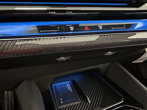 Used 2025 BMW i5 M60 w/ Premium Package image 19