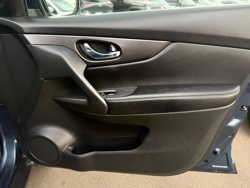 Used 2016 Nissan Rogue S image 23