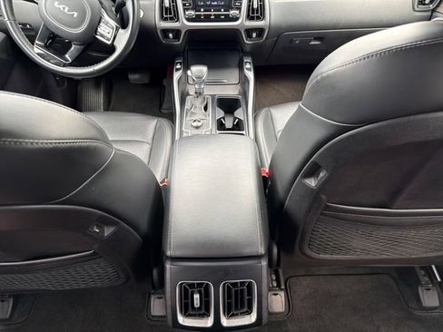 Used 2022 Kia Sorento S w/ Panoramic Sunroof Package AWD/4WD image 18