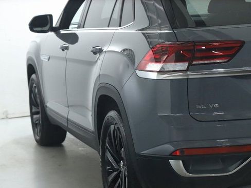 Used 2023 Volkswagen Atlas Cross Sport SE w/ Black Wheel Package AWD/4WD image 42