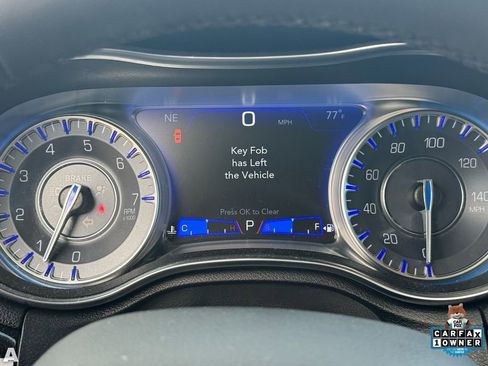 Certified 2023 Chrysler 300 Touring w/ Sport Appearance Package image 17