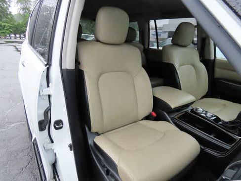 Used 2021 INFINITI QX80 Premium Select w/ All-Season Package AWD/4WD image 17