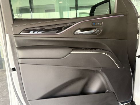 Used 2023 Cadillac Escalade Sport w/ Touring Package RWD image 21
