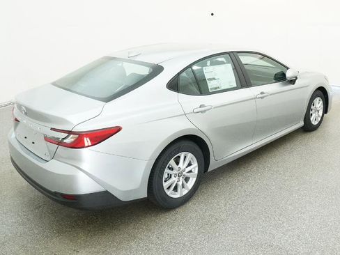 New 2026 Toyota Camry LE image 9