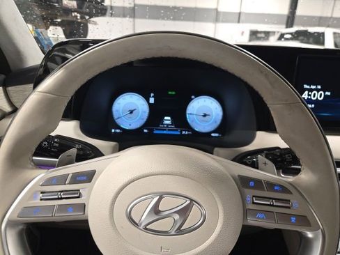Used 2024 Hyundai Palisade Calligraphy image 17
