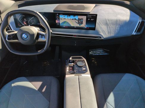 Used 2022 BMW iX xDrive50 w/ Premium Package image 29