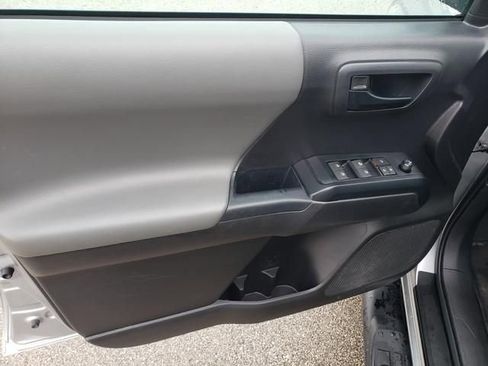 Used 2023 Toyota Tacoma SR AWD/4WD image 11