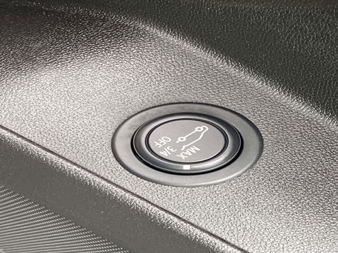 Used 2023 Chevrolet Equinox RS image 30