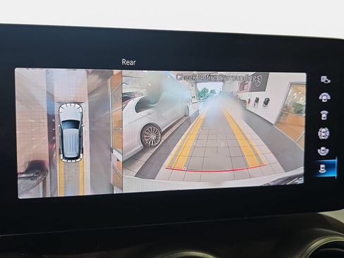 Used 2020 Mercedes-Benz GLC 300 4MATIC image 23
