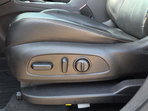 Used 2019 Chevrolet Equinox Premier image 20