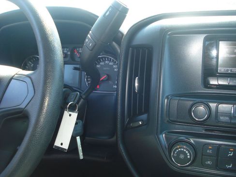 Used 2015 Chevrolet Silverado 2500 W/T AWD/4WD image 34