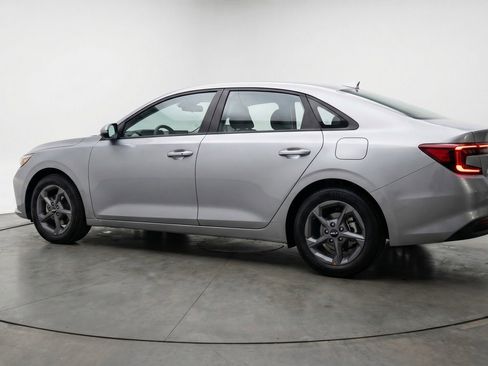 Used 2025 Kia K4 LXS image 6