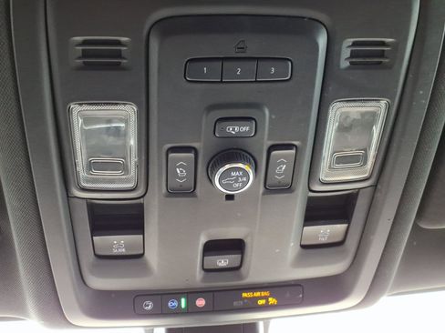 Used 2021 Chevrolet Tahoe High Country image 14