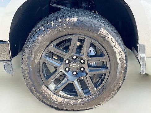 Used 2025 Chevrolet Silverado 1500 Custom Trail Boss image 29