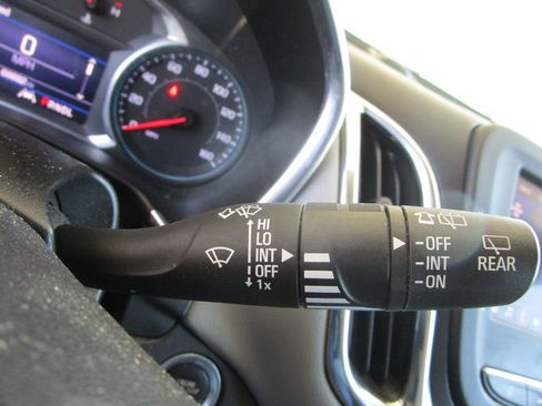 Used 2022 Chevrolet Equinox LS w/ LS Convenience Package FWD image 31