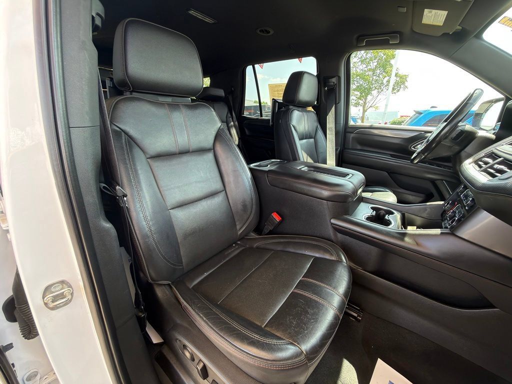 Used 2021 Chevrolet Tahoe RST w/ Luxury Package AWD/4WD image 37