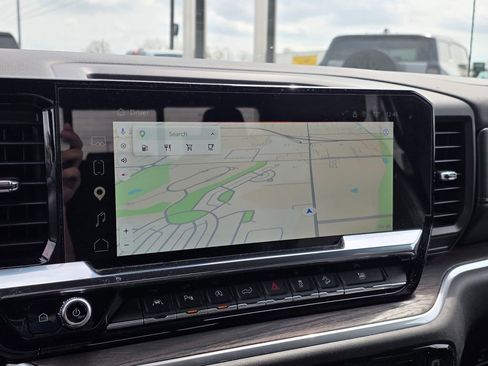 Used 2025 GMC Sierra 1500 SLT w/ SLT Premium Plus Package image 17