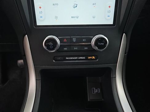 Used 2024 Ford Edge SE w/ Black Appearance Package image 22