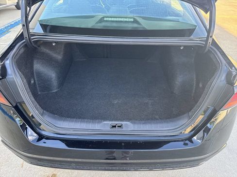 Used 2025 Nissan Altima 2.5 SV FWD image 25