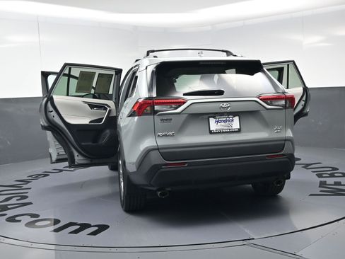 Used 2021 Toyota RAV4 XLE Premium image 27