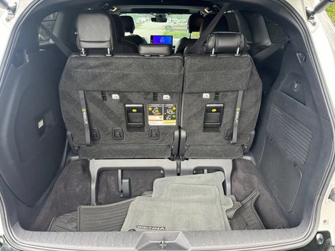 Used 2025 Toyota Sienna Limited AWD/4WD image 16